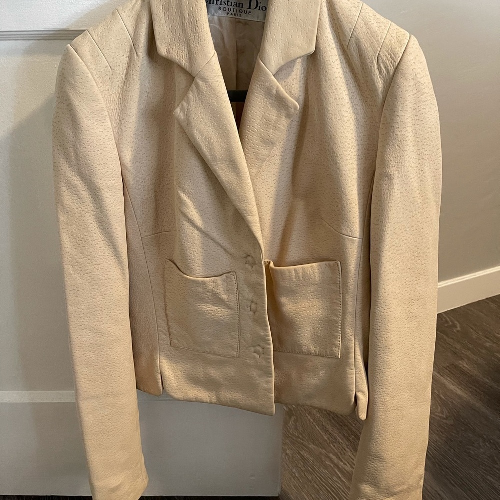 Christian Dior - Picture 2 of 9